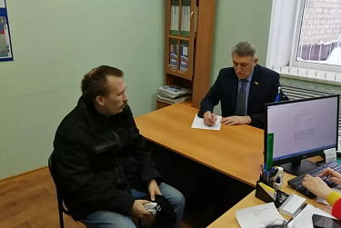 Единороссы проводят неделю приемов граждан